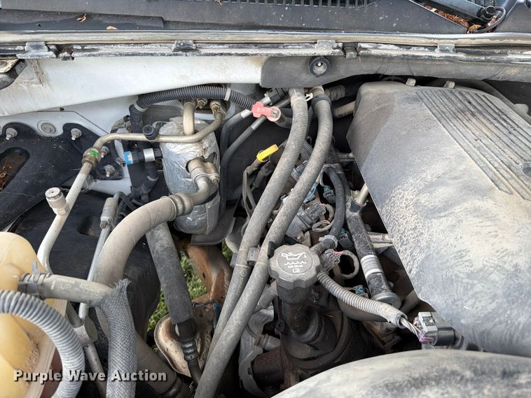 image for item FH6354 2003 Chevrolet Suburban 1500 SUV