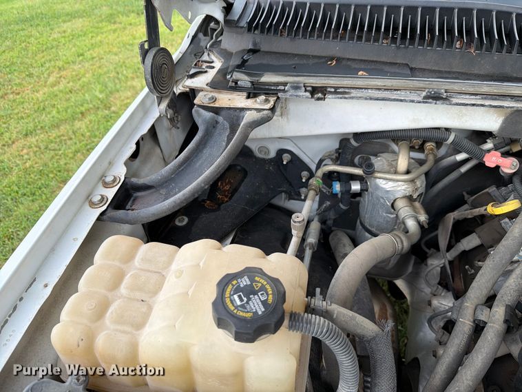 image for item FH6354 2003 Chevrolet Suburban 1500 SUV