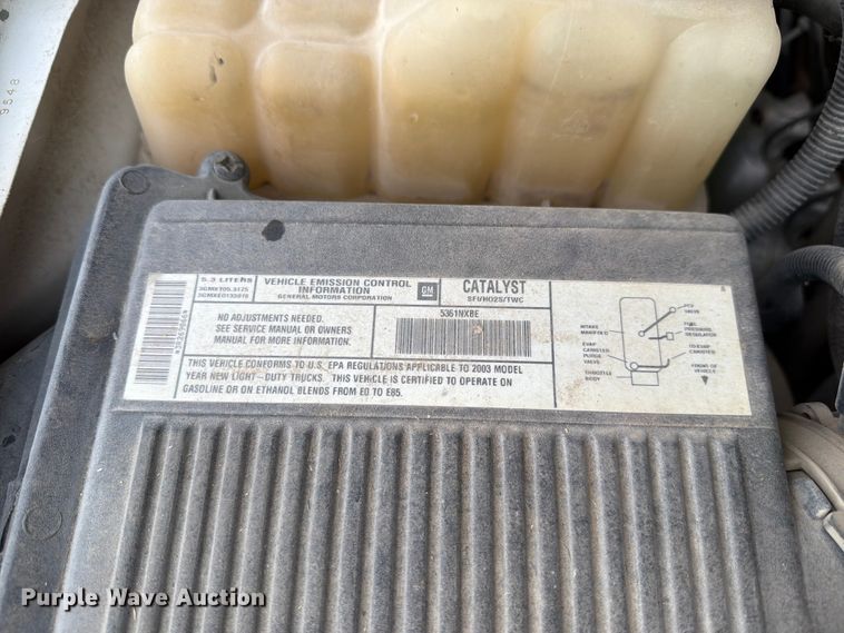 image for item FH6354 2003 Chevrolet Suburban 1500 SUV