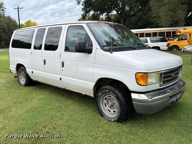 image for item FH6355 2004 Ford E150 van