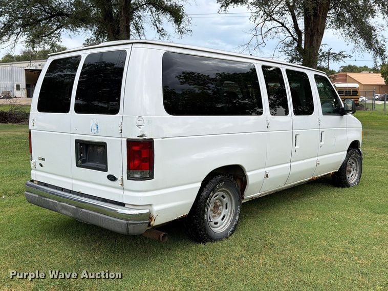 image for item FH6355 2004 Ford E150 van