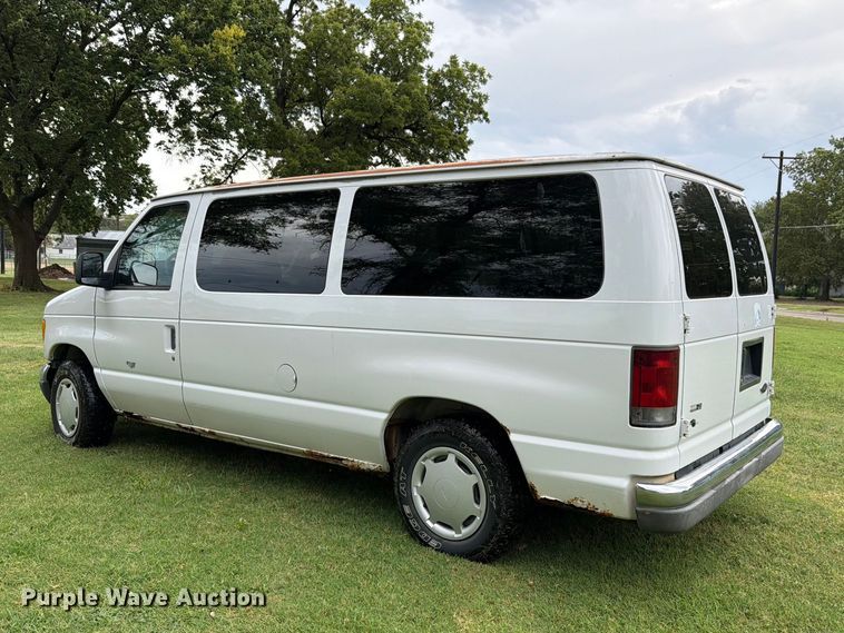 image for item FH6355 2004 Ford E150 van