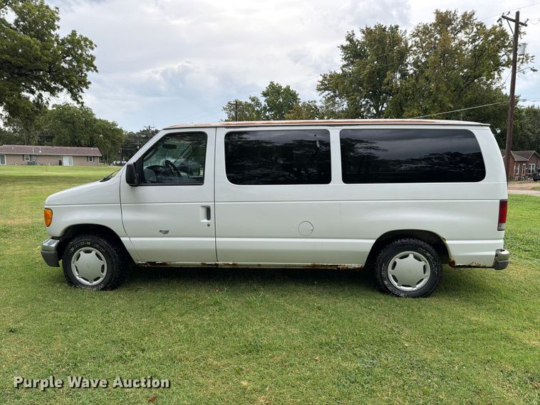 image for item FH6355 2004 Ford E150 van