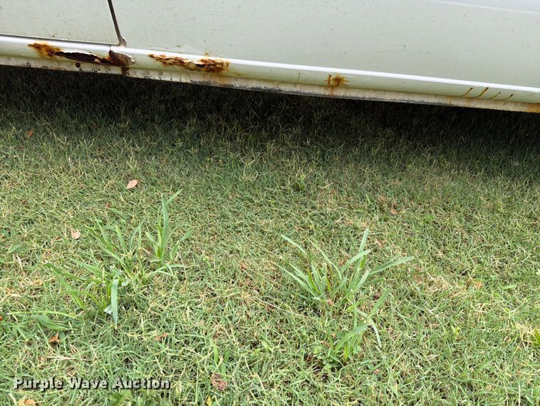 image for item FH6355 2004 Ford E150 van