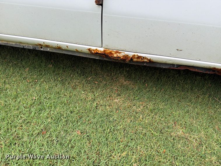 image for item FH6355 2004 Ford E150 van