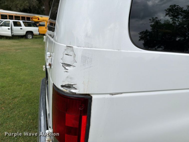image for item FH6355 2004 Ford E150 van