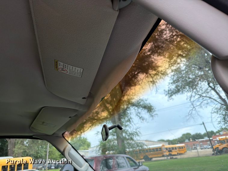 image for item FH6355 2004 Ford E150 van