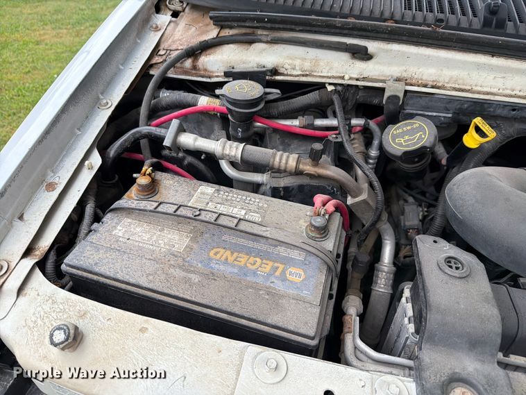 image for item FH6355 2004 Ford E150 van