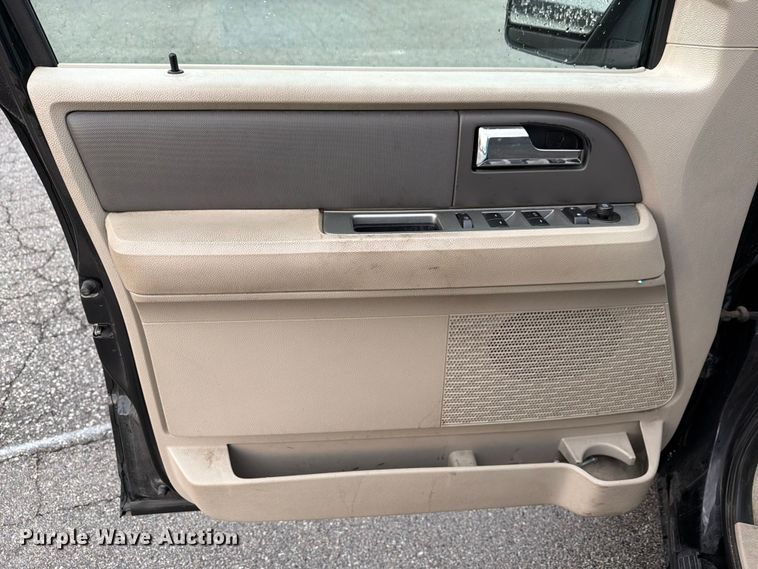 image for item FK2044 2008 Ford Expedition SUV