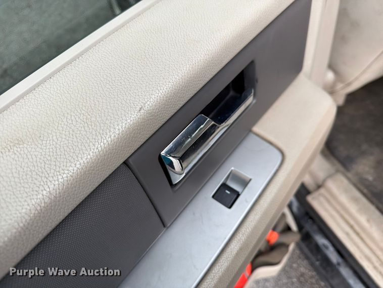 image for item FK2044 2008 Ford Expedition SUV