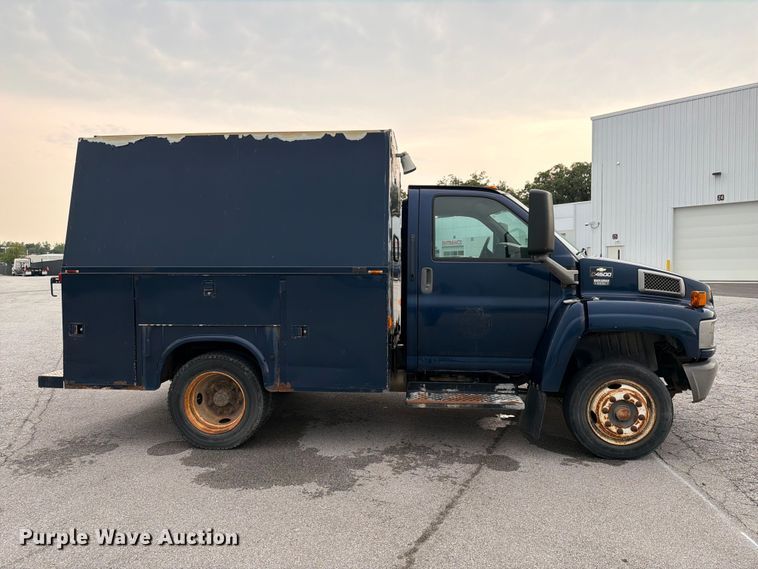 image for item FK2046 2007 Chevrolet C4500 utility / service truck