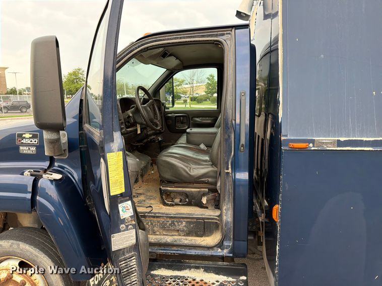 image for item FK2046 2007 Chevrolet C4500 utility / service truck