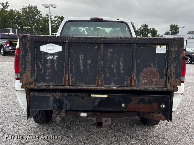 image for item FK2059 2002 Ford F250 Super Duty pickup truck