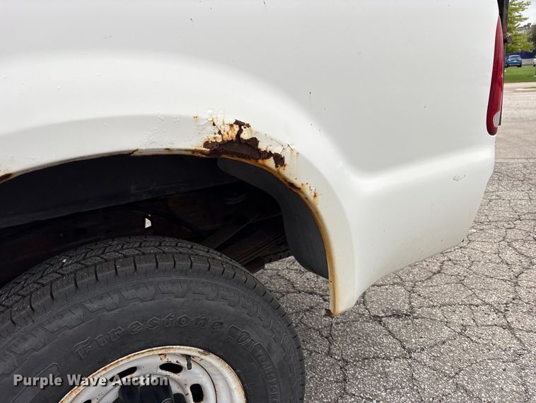 image for item FK2059 2002 Ford F250 Super Duty pickup truck