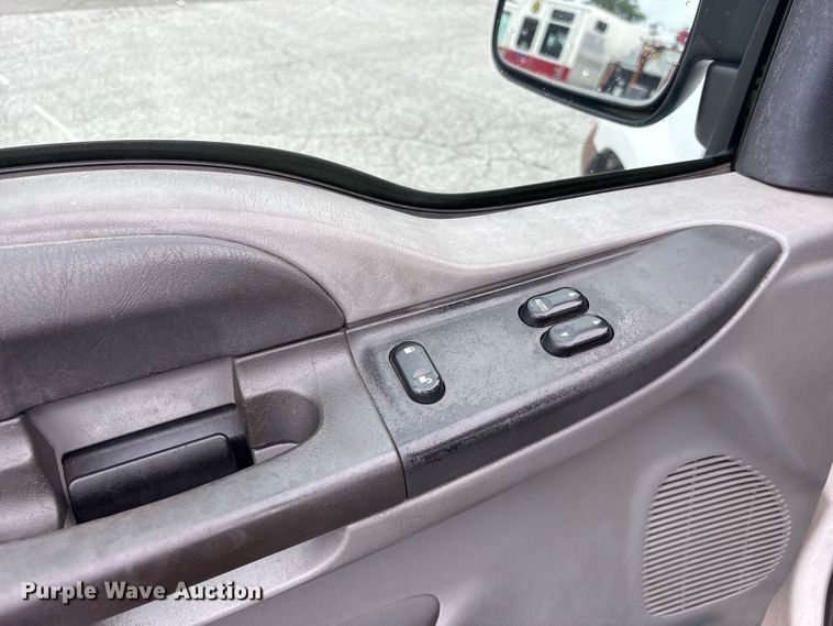 image for item FK2059 2002 Ford F250 Super Duty pickup truck