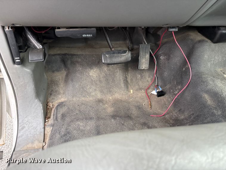 image for item FK2059 2002 Ford F250 Super Duty pickup truck