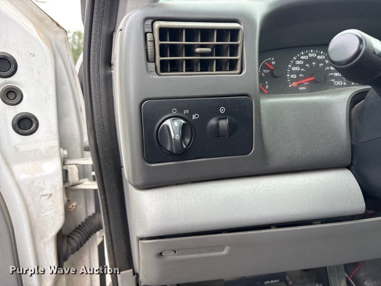 image for item FK2059 2002 Ford F250 Super Duty pickup truck