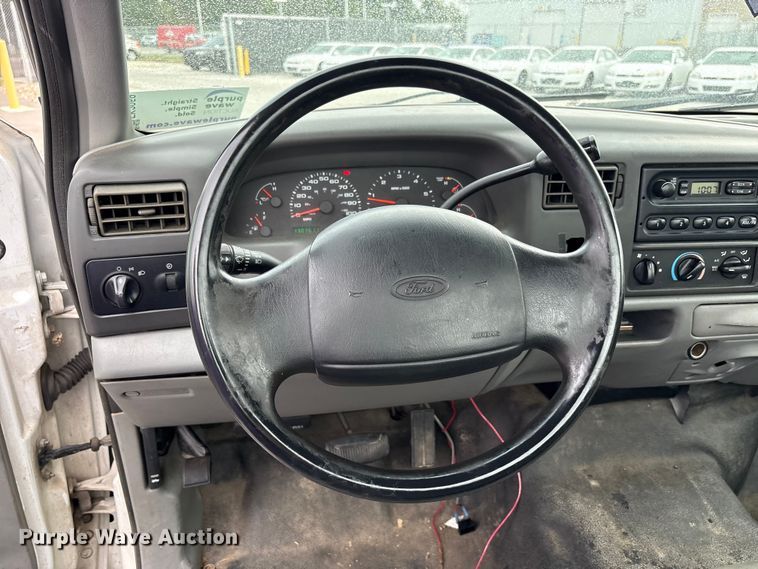 image for item FK2059 2002 Ford F250 Super Duty pickup truck
