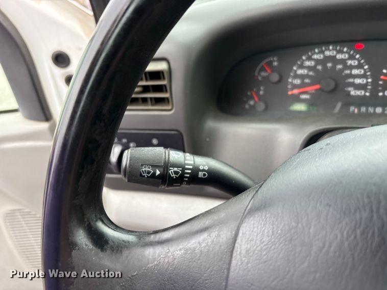 image for item FK2059 2002 Ford F250 Super Duty pickup truck