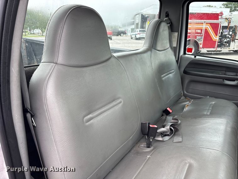 image for item FK2059 2002 Ford F250 Super Duty pickup truck