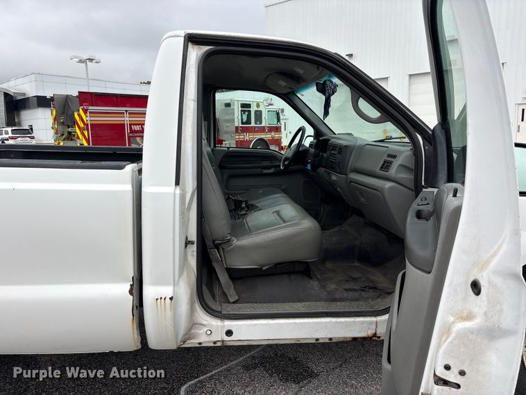 image for item FK2059 2002 Ford F250 Super Duty pickup truck