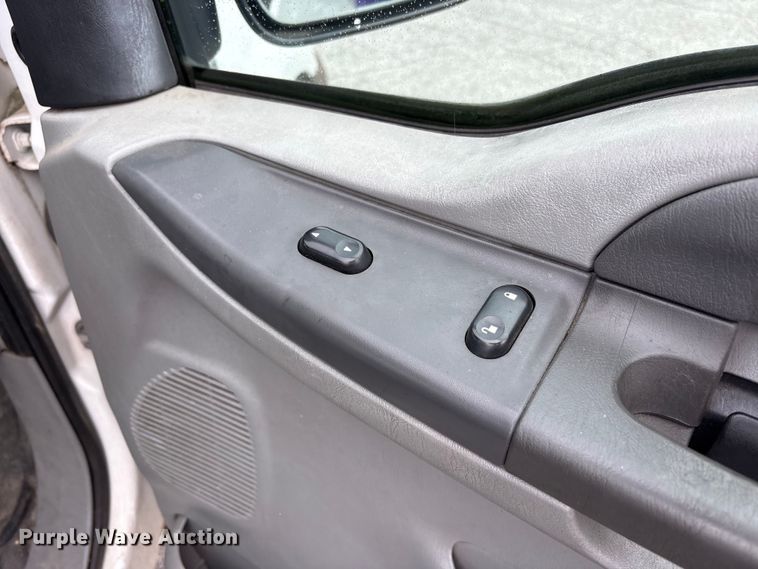 image for item FK2059 2002 Ford F250 Super Duty pickup truck