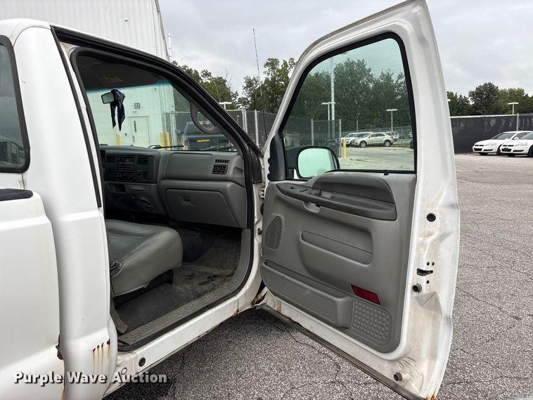 image for item FK2059 2002 Ford F250 Super Duty pickup truck
