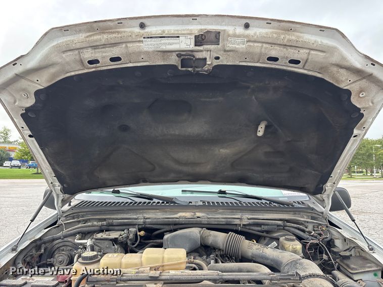 image for item FK2059 2002 Ford F250 Super Duty pickup truck