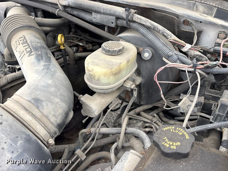 image for item FK2059 2002 Ford F250 Super Duty pickup truck