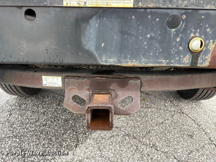 image for item FK2059 2002 Ford F250 Super Duty pickup truck