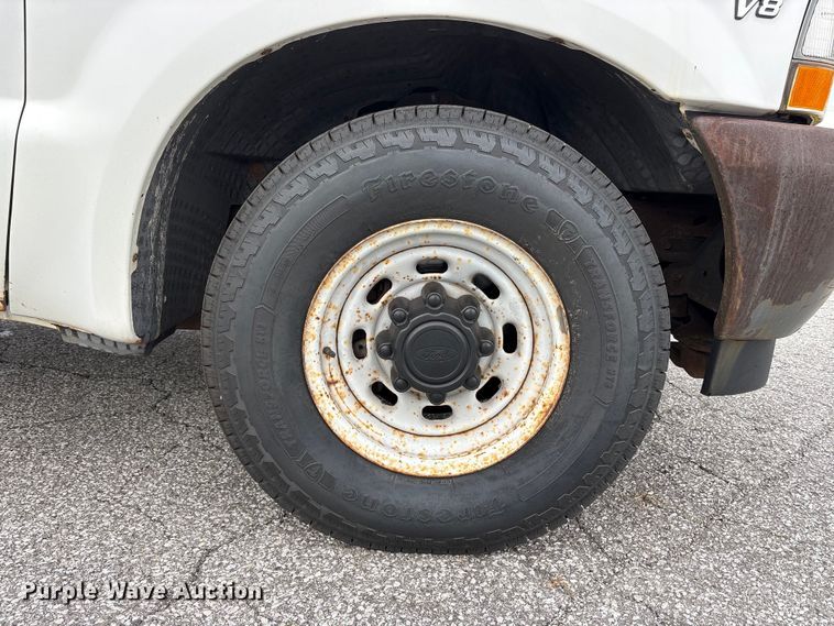 image for item FK2059 2002 Ford F250 Super Duty pickup truck