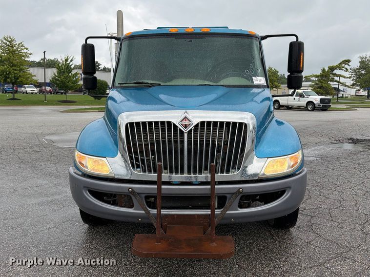 image for item FK2060 2009 International 4300 utility / service truck