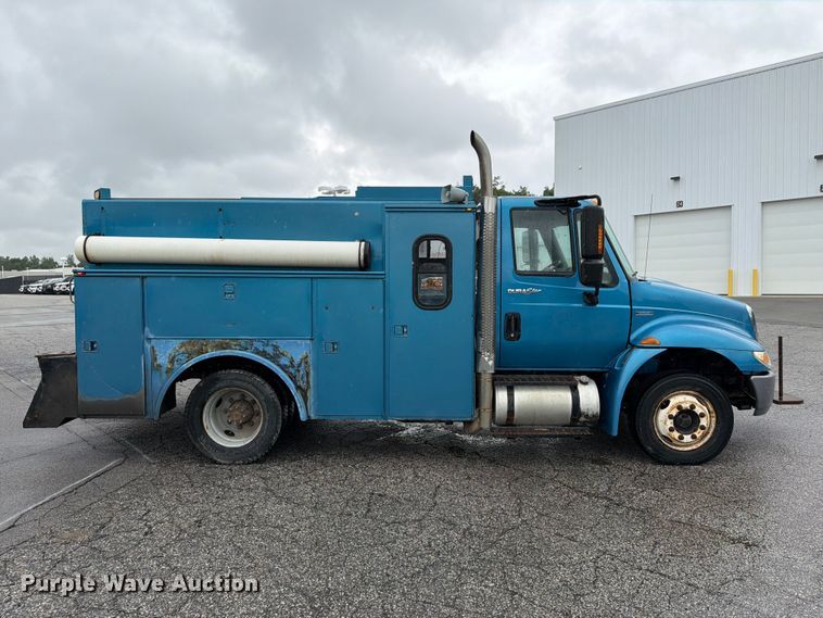 image for item FK2060 2009 International 4300 utility / service truck