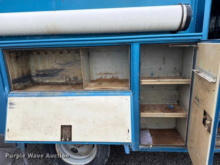 image for item FK2060 2009 International 4300 utility / service truck