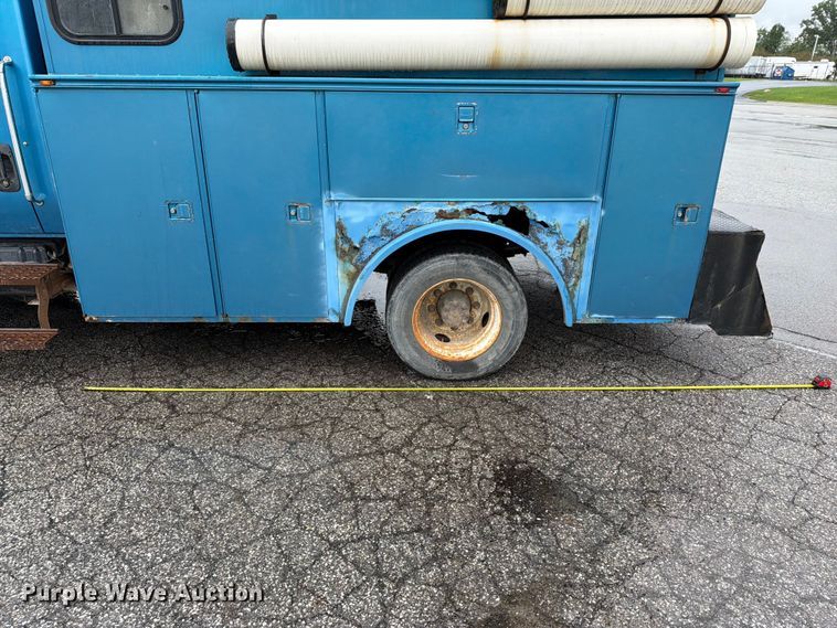image for item FK2060 2009 International 4300 utility / service truck
