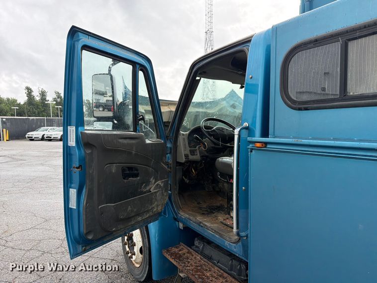 image for item FK2060 2009 International 4300 utility / service truck