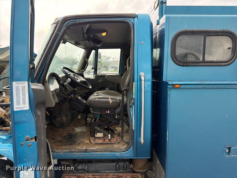 image for item FK2060 2009 International 4300 utility / service truck