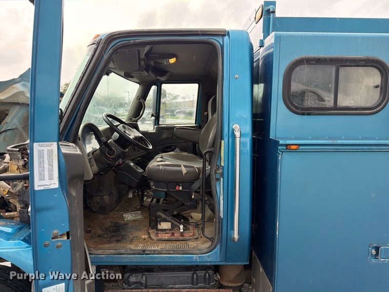 image for item FK2060 2009 International 4300 utility / service truck