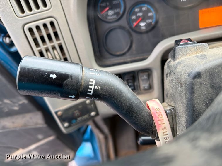 image for item FK2060 2009 International 4300 utility / service truck