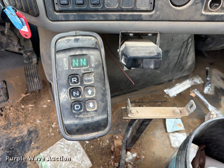 image for item FK2060 2009 International 4300 utility / service truck