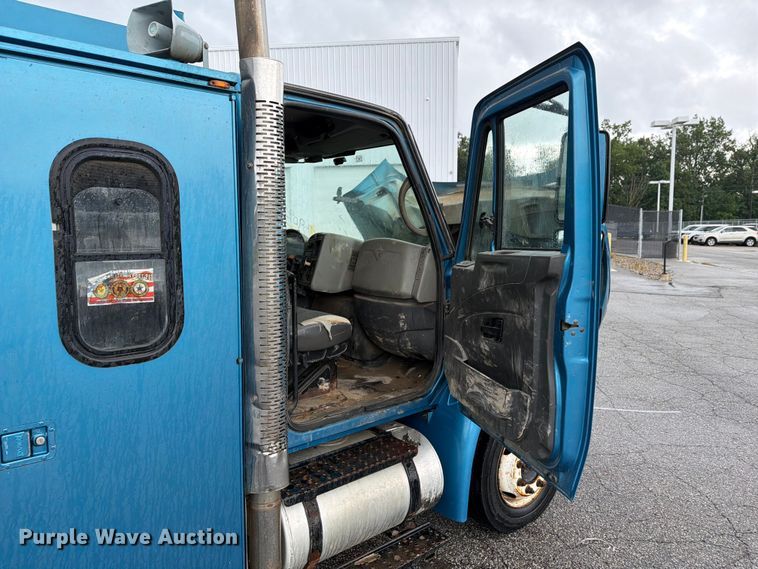 image for item FK2060 2009 International 4300 utility / service truck
