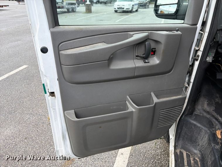image for item FK2061 2013 Chevrolet Express van