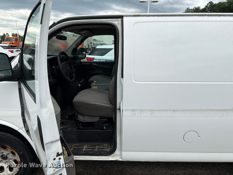 image for item FK2061 2013 Chevrolet Express van
