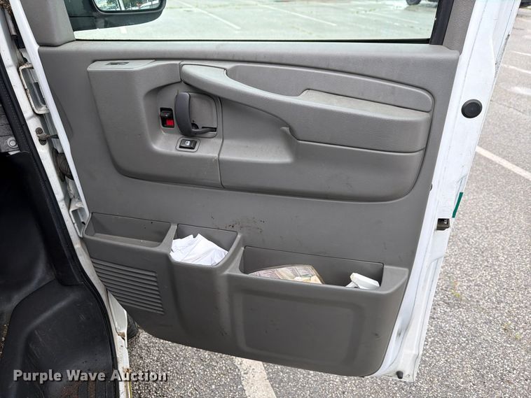 image for item FK2061 2013 Chevrolet Express van