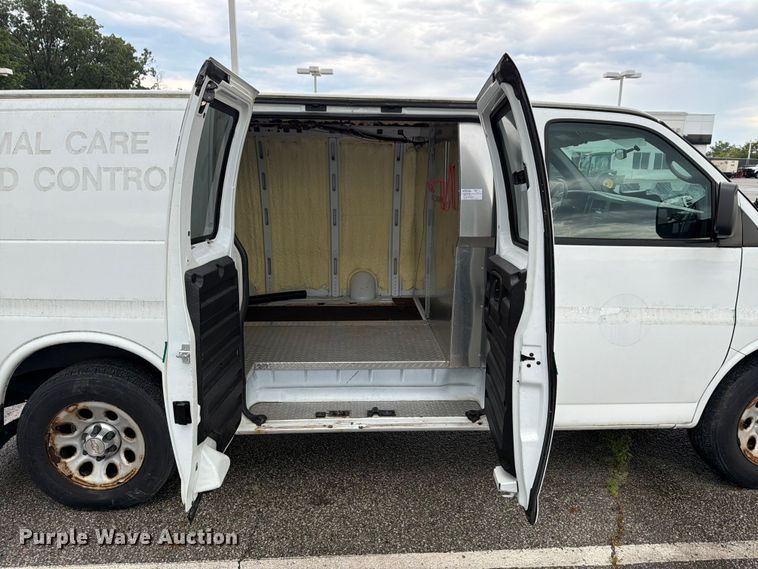 image for item FK2061 2013 Chevrolet Express van