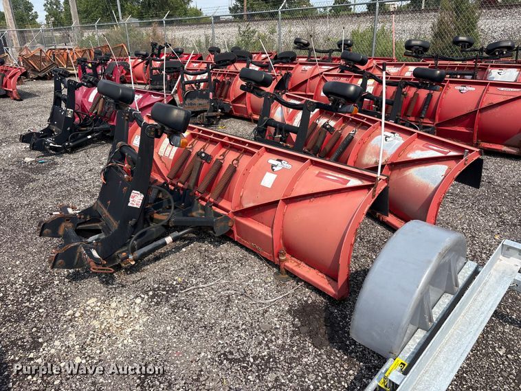 Boss (2) Boss 9' snow plow