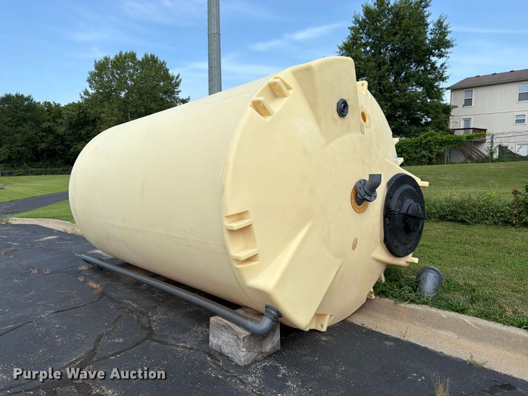 image for item FK3338 Poly tank