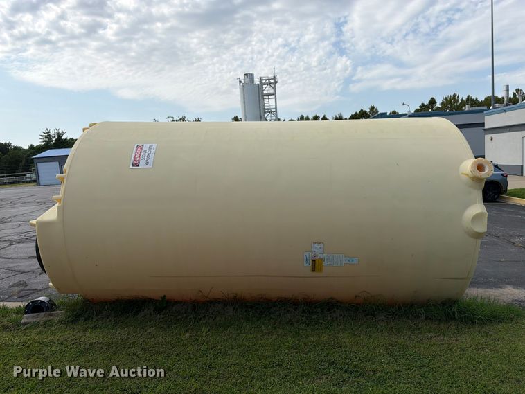 image for item FK3338 Poly tank