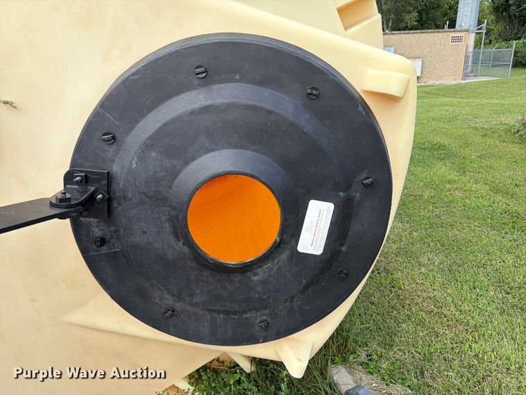 image for item FK3338 Poly tank