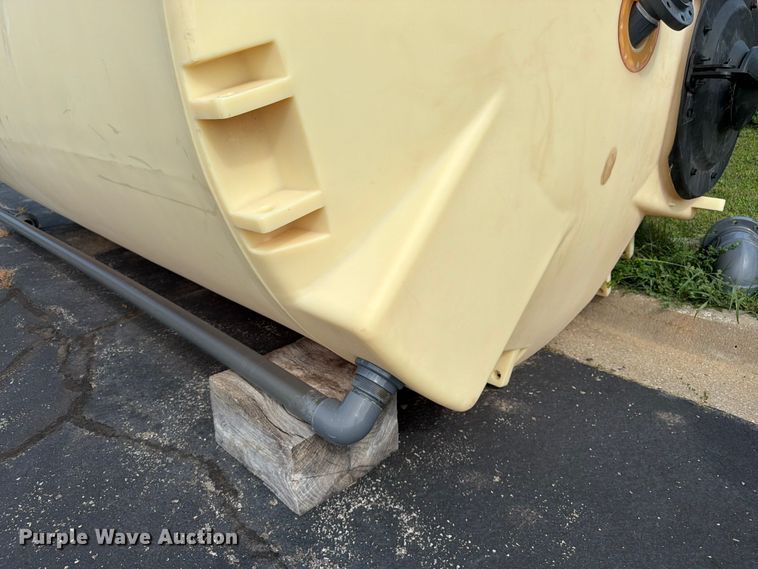 image for item FK3338 Poly tank